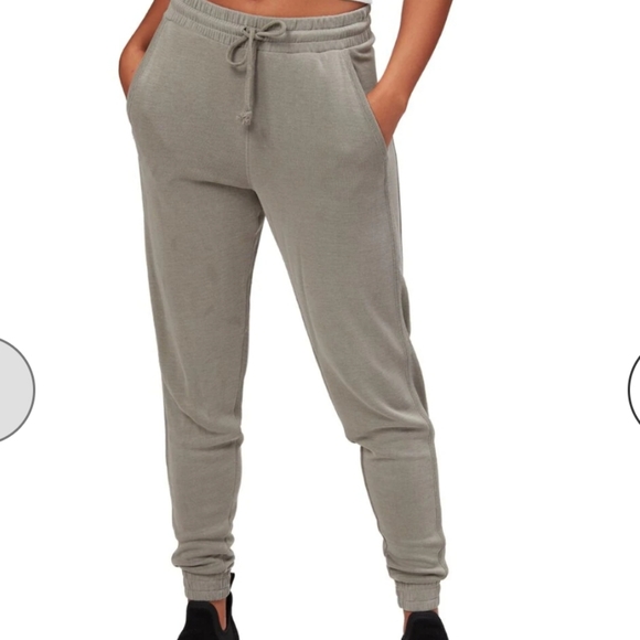 FP Movement Back Into It Joggers Size Medium - Picture 1 of 16